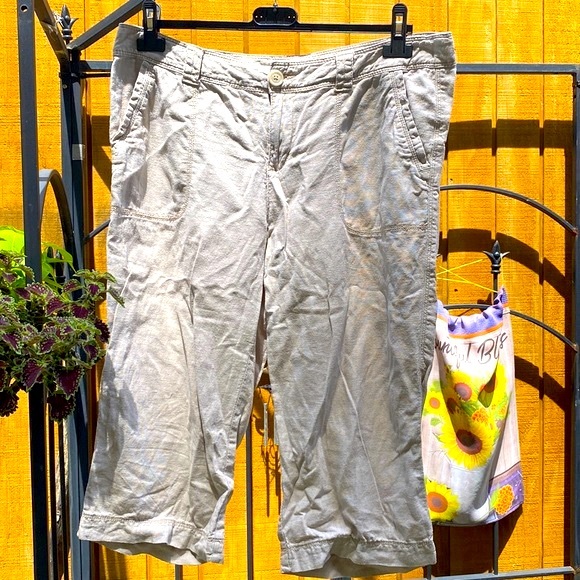 St. John’s Bay Linen/Viscose blend Capris - Picture 3 of 7